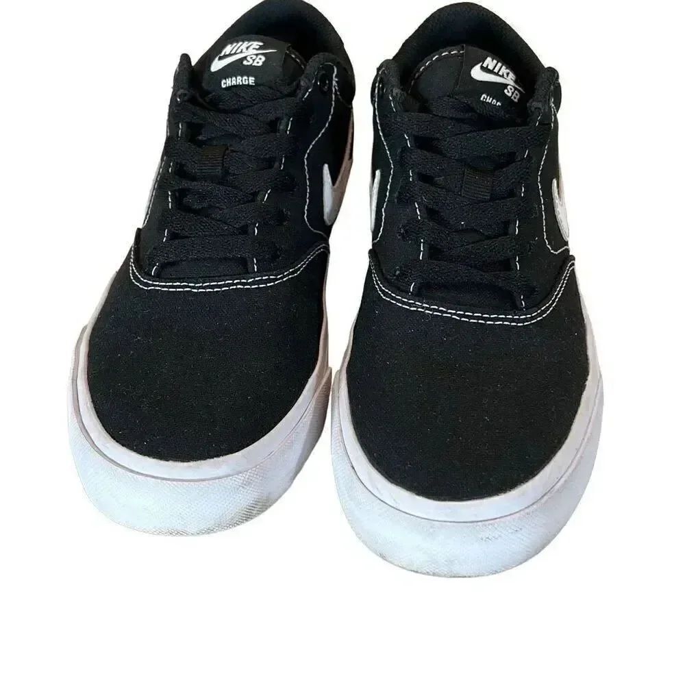 Nike SB Charge Size 6.5Y Black Canvas Sneakers